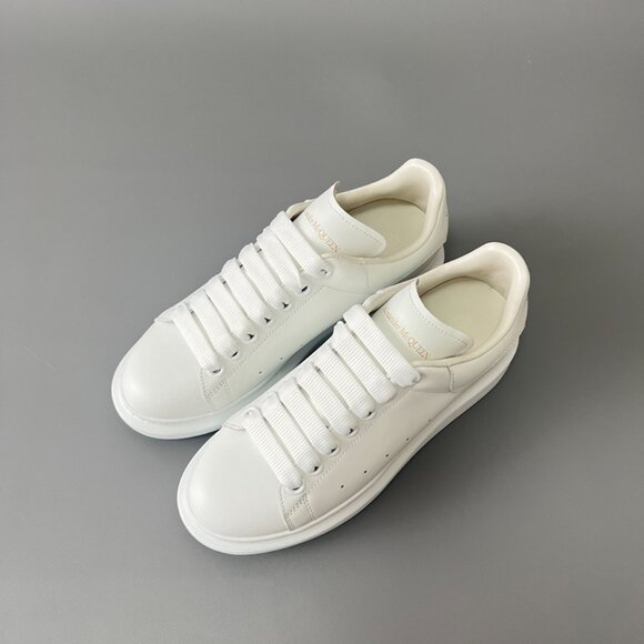 Alexander McQueen Womens Sneakers in White - Picture 8 of 9